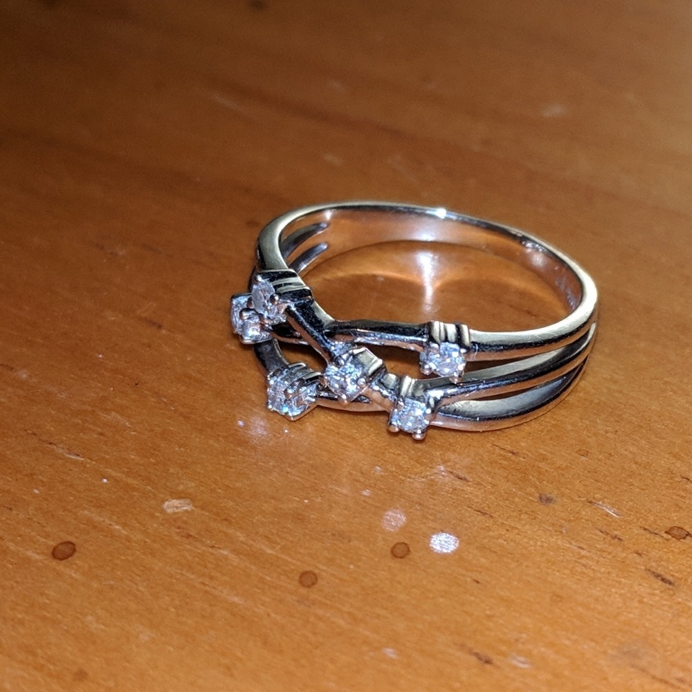 14k white gold diamond right hand anniversary ring